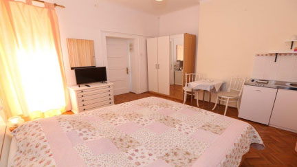 Double Room Cavrak V 3 with Balcony and Kitchenette