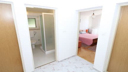 Double room Jasna 1 with shared balcony and sea view