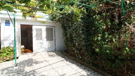 Studio Apartment Antica with Terrace