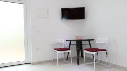 Studio Apartment Flora with Private Parking Place in Baska