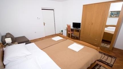 Triple Room Albina 2 with Private External Bathroom